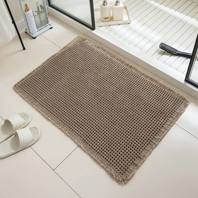 tapis bain moderne gris clair maille géométrique adhésif 43x61cm absorbant antidérapant franges salon