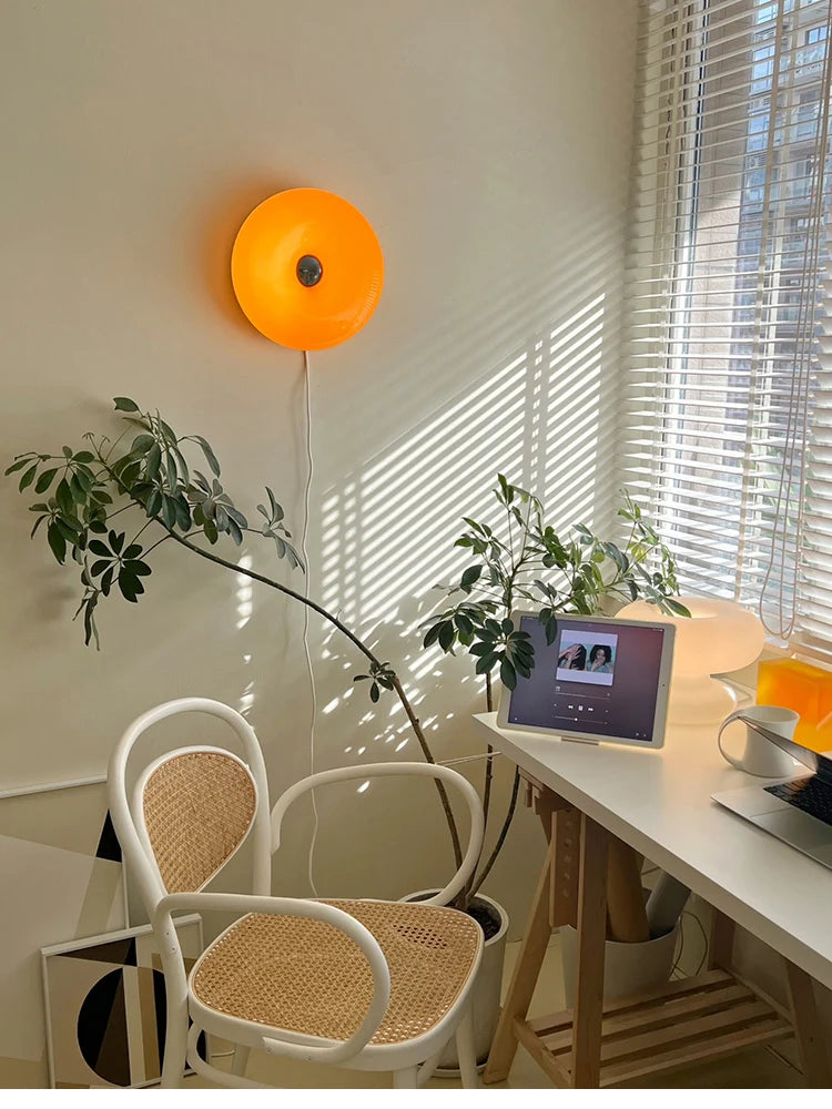lampe décorative moderne orange blanche forme circulaire éclairage mural posable table moderne chambre étude