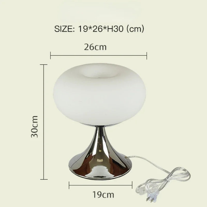 lampe table moderne vert blanc noir verre métal scandinave interrupteur bouton éclairage intérieur salon