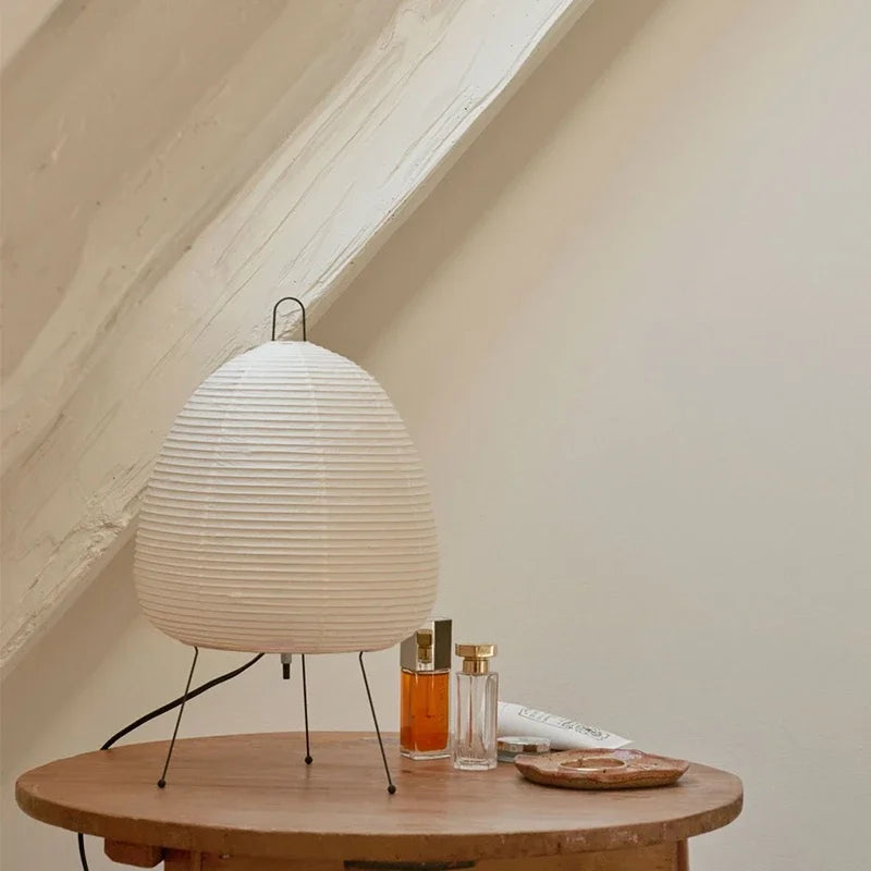 lampe table moderne blanc rayures noires tissu opaques tringles câble électrique 10w flux lumineux