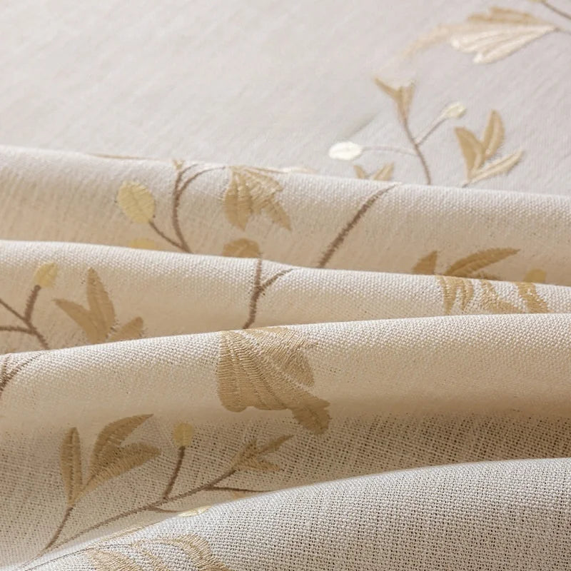 nappe table imperméable brodée fleur classique beige tassellettes hiver automne ramadan maison mariage
