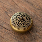 censer artisanal bronze ornementé motifs géométriques vintage floral deco maison