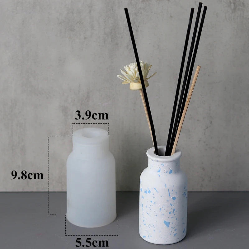 moulages silicone vases blanc bleu marine fleurs artificielles moderne minimalisteDecoration intérieure