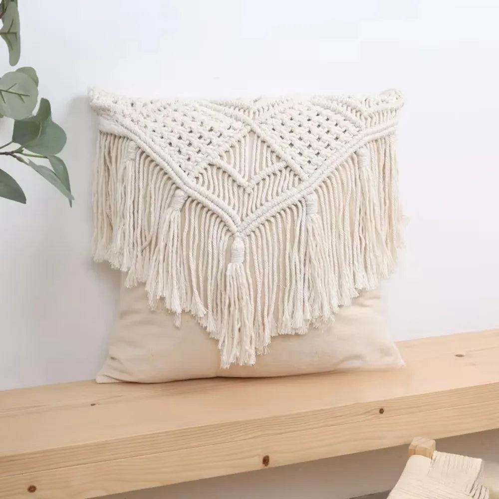 housse coussin bohème tissée main carrée beige texture polyester coton pompons salon lit