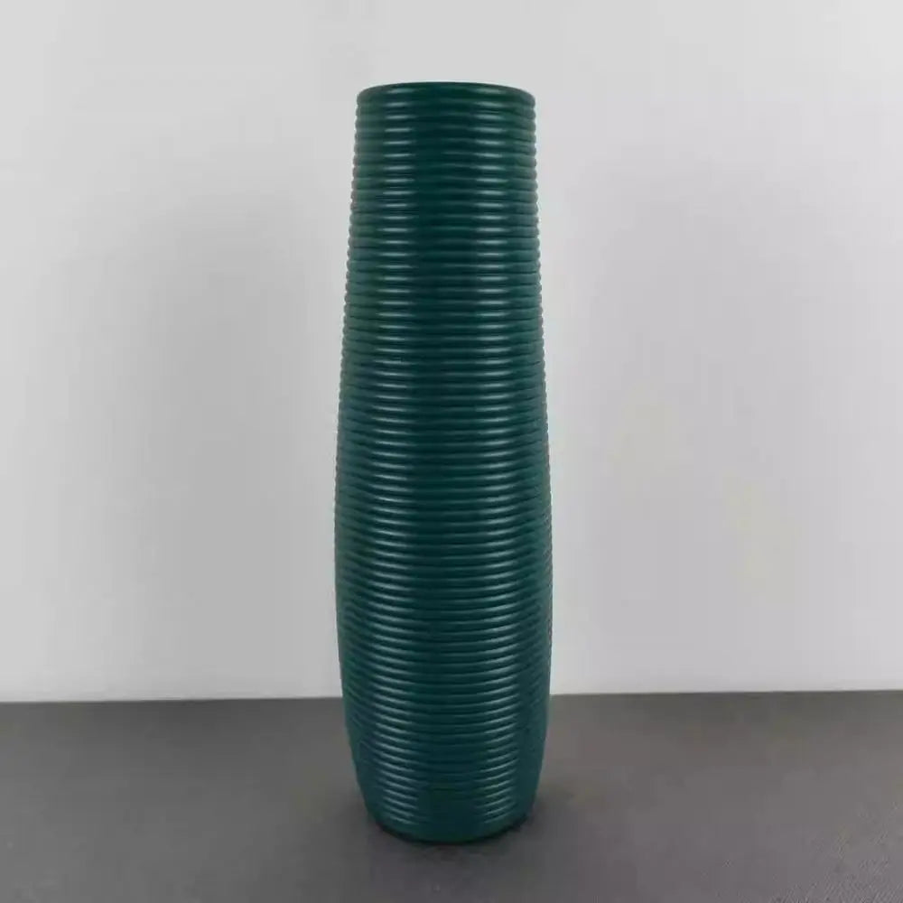 vases modernes plastique rayures diagonales blanc noir rouge vert gris