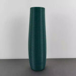 vases modernes plastique rayures diagonales blanc noir rouge vert gris
