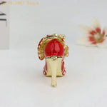 boîte rangement bijoux talons hauts rouge fleurs strass chic élégant anneau métal opaques