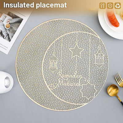 Set de table PVC doré design ajouré pour Ramadan sur table décorée