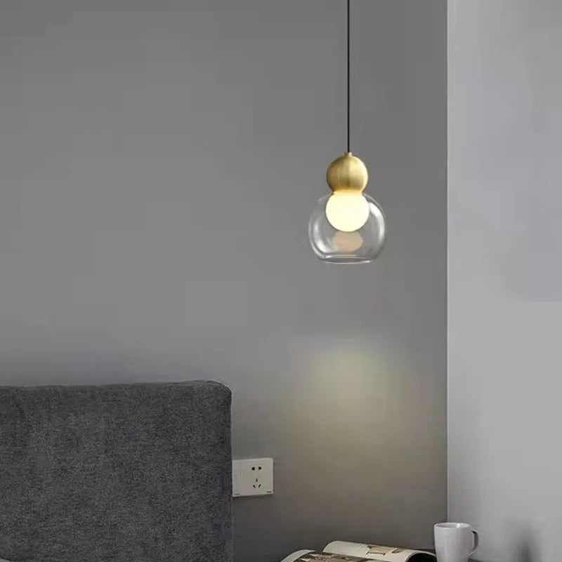 Lampe suspendue grise vue de côté