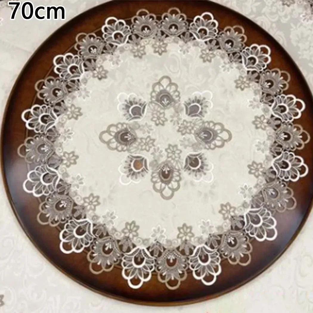 nappe dentelle motif floral table restaurant mariage extérieure imperméable semi transparent vintage romantique élégante