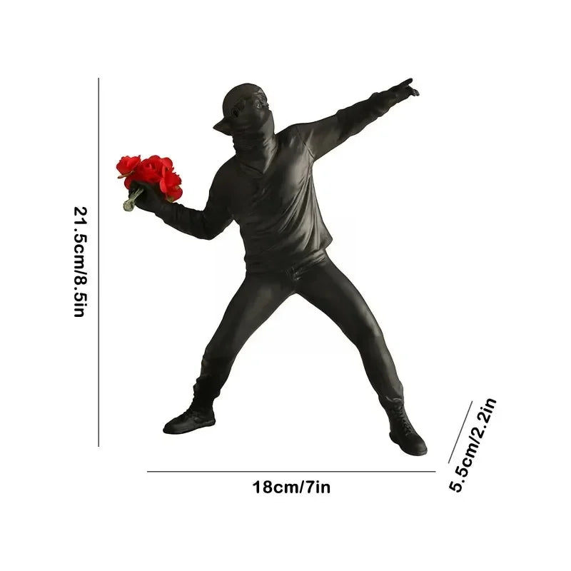 statue moderne banksy lanceur fleurs rouge blanche noire ornement décoration intérieure chambre salon