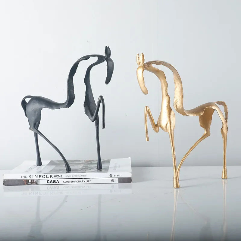 Sculpture cheval moderne noir or métal contemporain décoration intérieure farmhouse