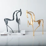 Sculpture cheval moderne noir or métal contemporain décoration intérieure farmhouse