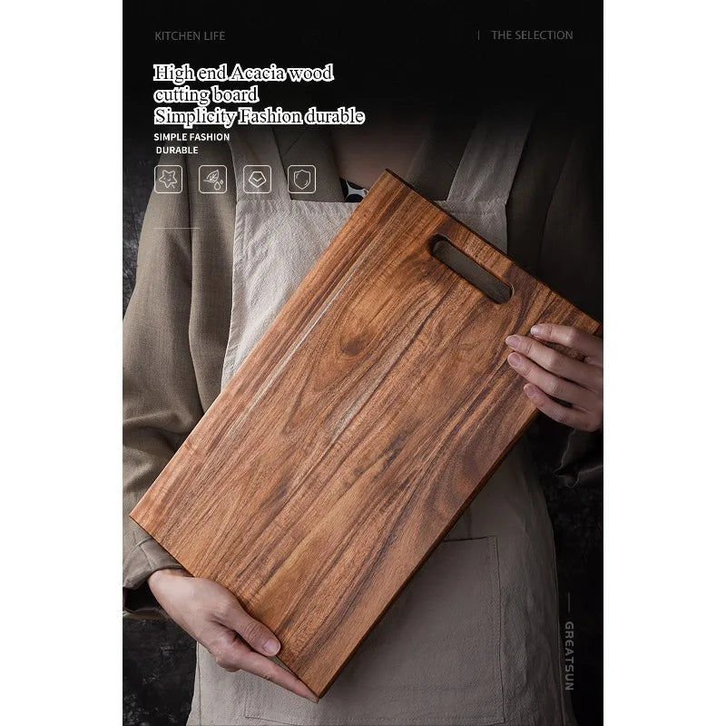plaque decoupe bois marron grain rustique trou main cuisine herbes aromatiques legumes viandes