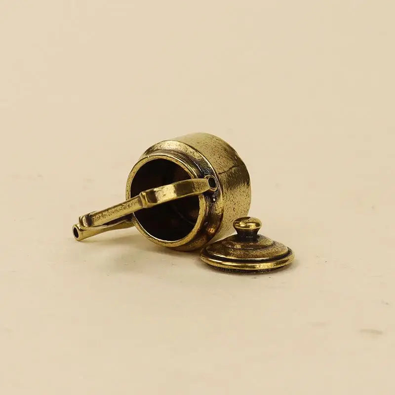 théière miniature vintage grunge dorée couvercle amovible décoration métal vieilli rétro objet décoratif