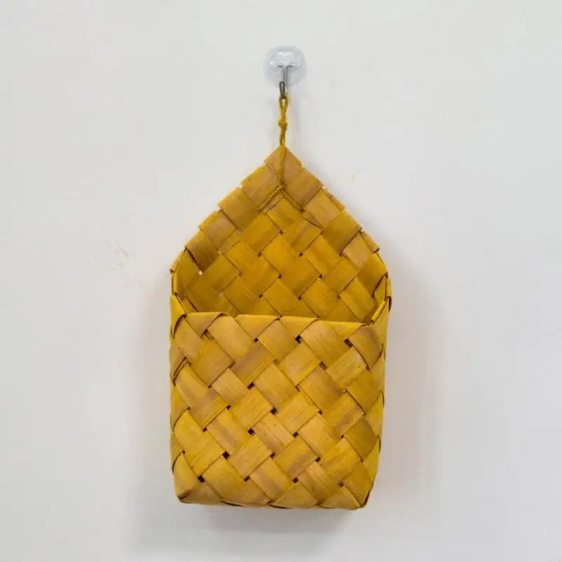rangement mural tressé rustique pots fleurs jaune doré artisanal ornement maison plantesSuspense courte fin