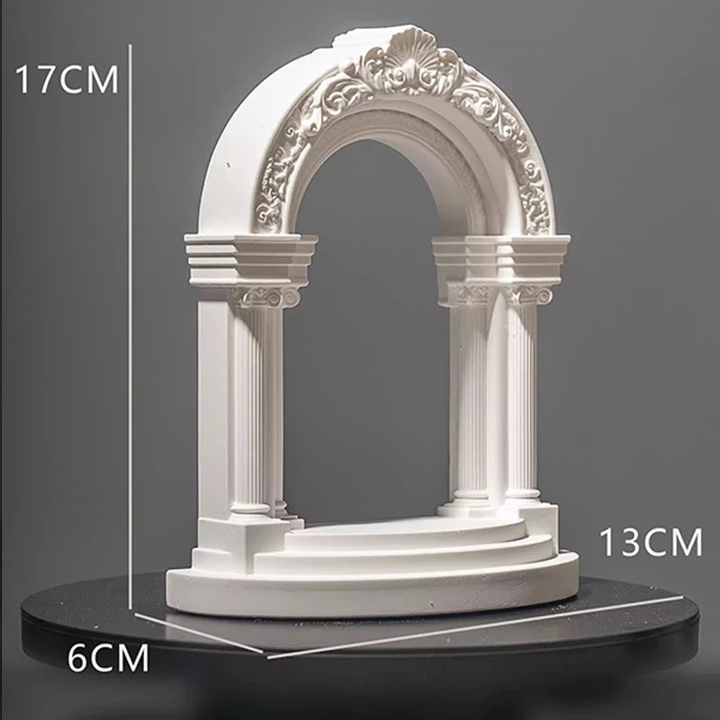 statue arc boîte bijoux blanc sculpté détails classique baroque ornemental decor salon