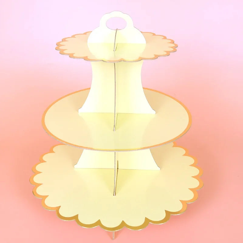 support gâteaux trois étages rayures horizontales jaune rose vert moderne anniversaire mariage événement festive