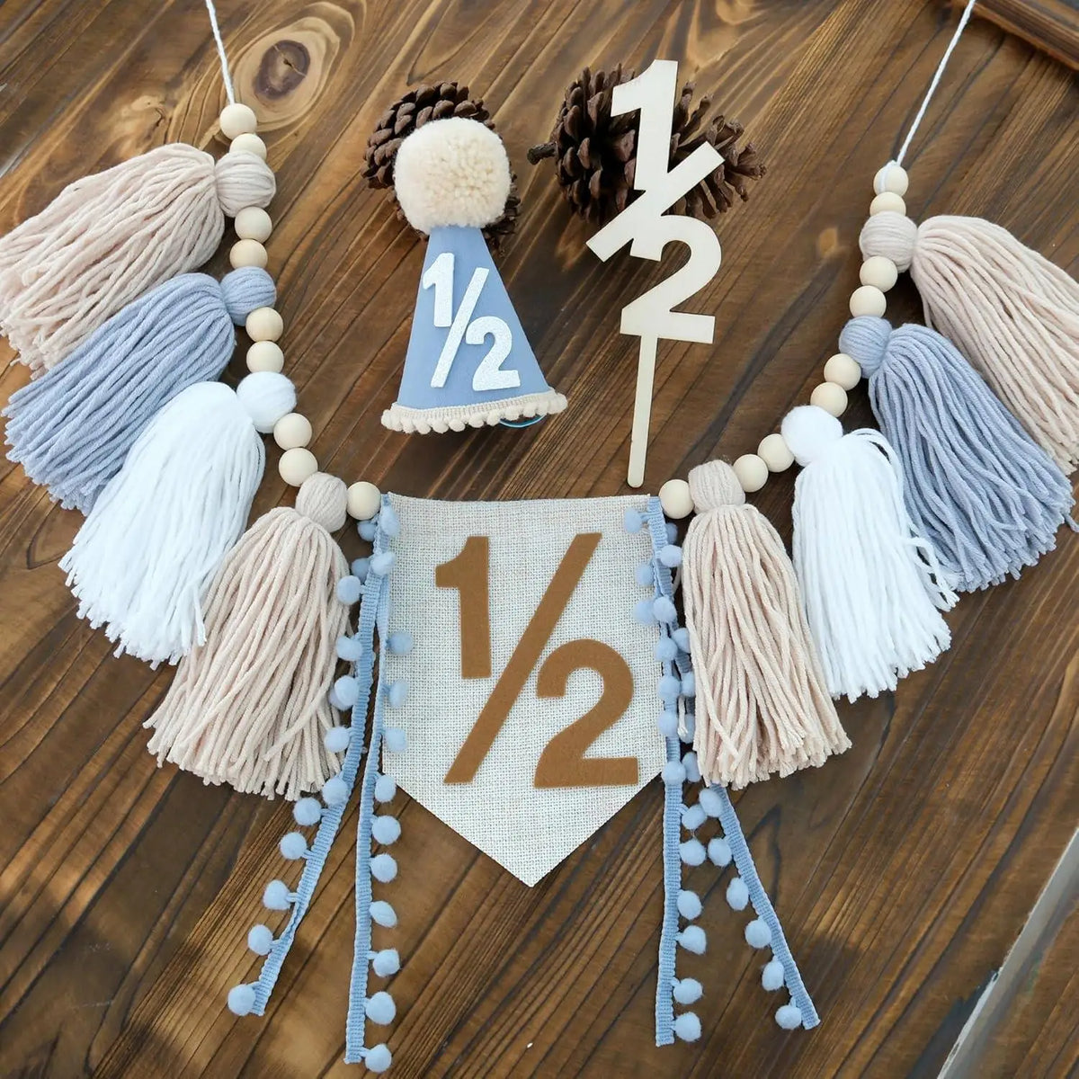 guirlande boho chic pompons franges chapeau fête gâteau bois anniversaire an demi decoration festive