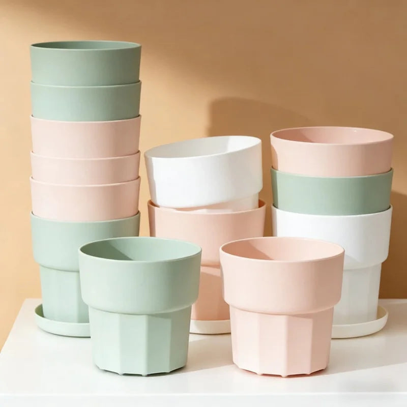pots fleurs plastique blanc rose vert facettés moderne minimaliste support plateau