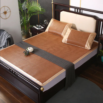 Matelas rafraichissant en rotin de bambou sur un lit
