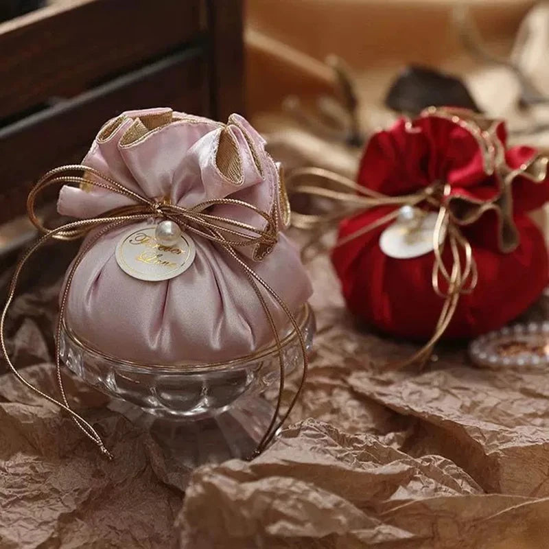 sac cadeau violet satiné ruban doré blanche élégant anniversaire bijoux cadeau opulent 10 pièces