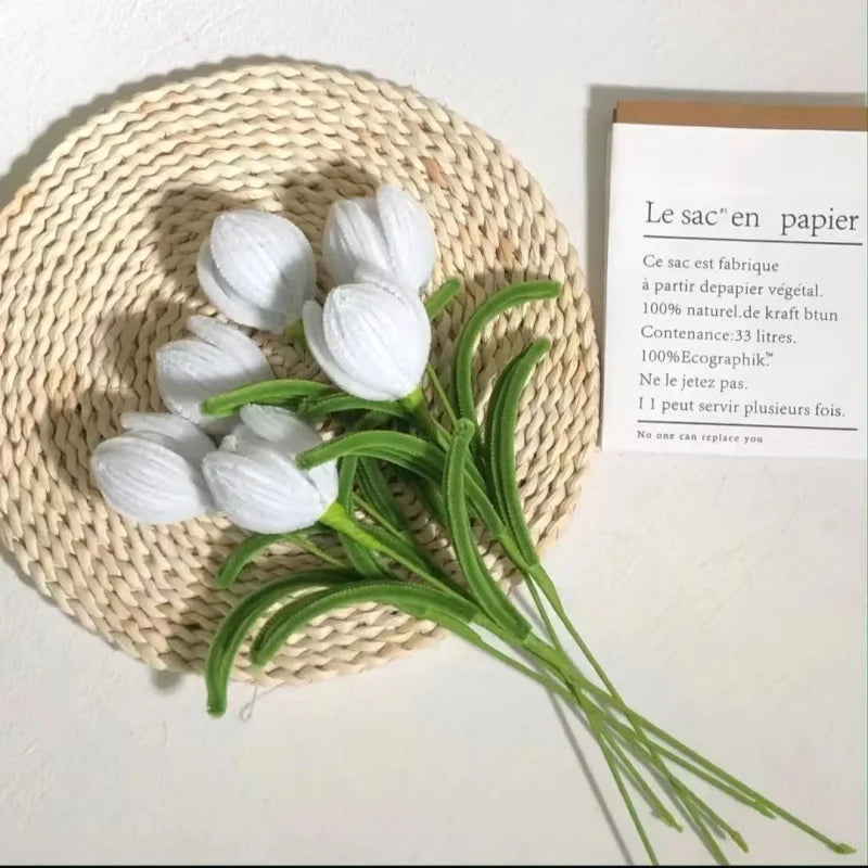bouquet fleurs artificielles blanc orange moderne minimaliste ruban peluche matériaux artisannels