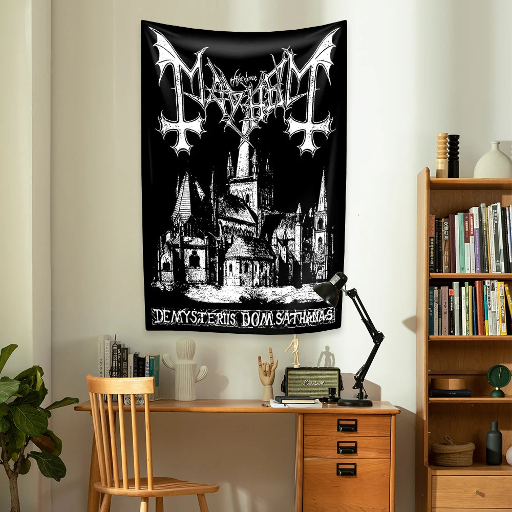 tapisserie gothique rock graphique croix silhouettes personnages châteaux squelettes noir blanc chambre decoration