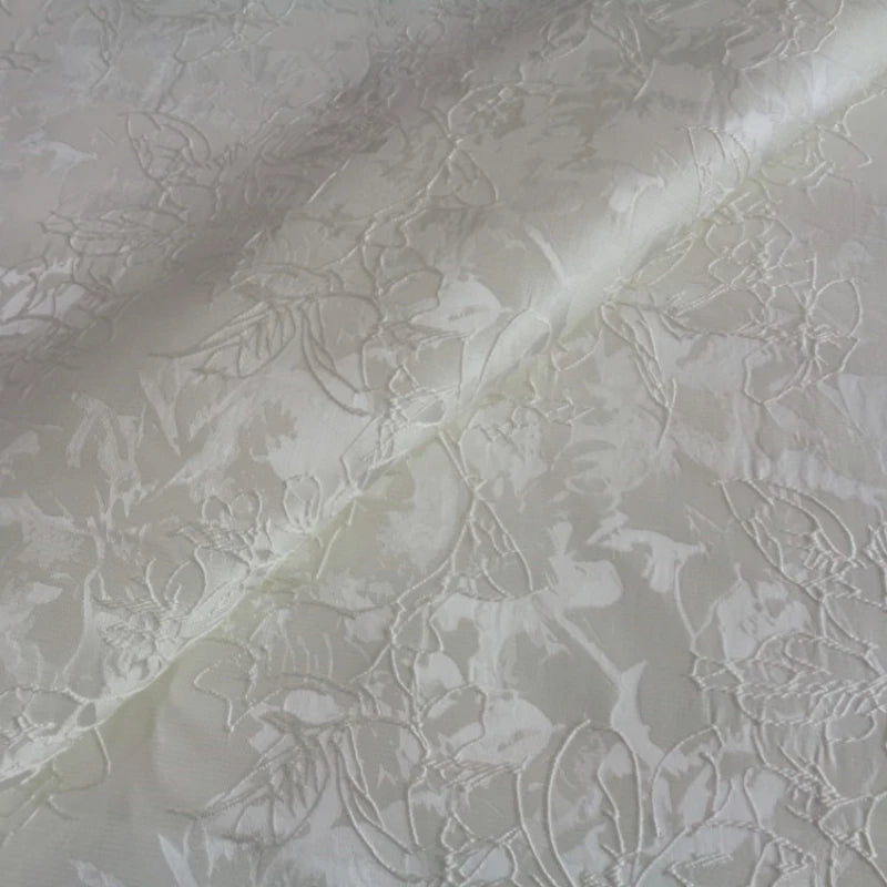 tissu brodé floral relief blanc noir résistant abrasion 145cm largeur tissu cérémonie simple