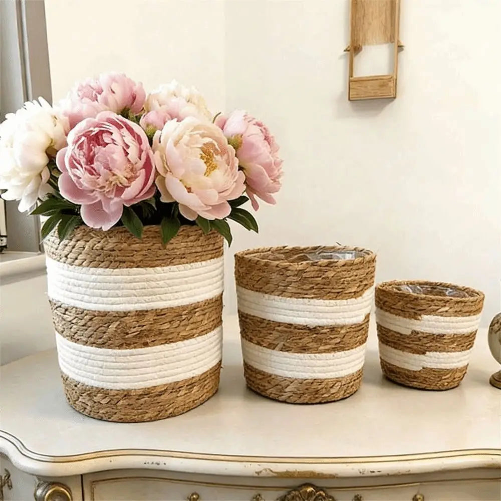 panier bohème cylindrique texture fibreuse strié beige blanc intérieur transparent plantes fleurs