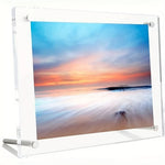 cadre photo acrylique transparent moderne famille plage paysage fixations argentées minimaliste