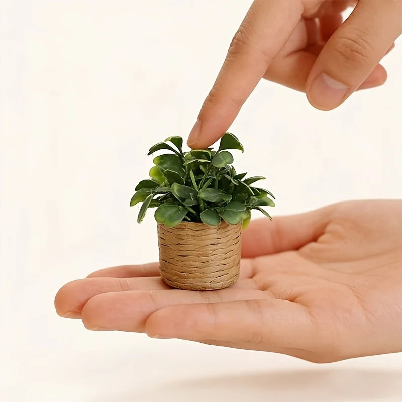 décoration intérieure pot plante artificielle miniature feuilles vert texturées pot tressé rustique