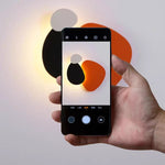 lampe murale moderne abstraite orange bleu blanc éclairage quotidien artistique LED ambiance chambre salon