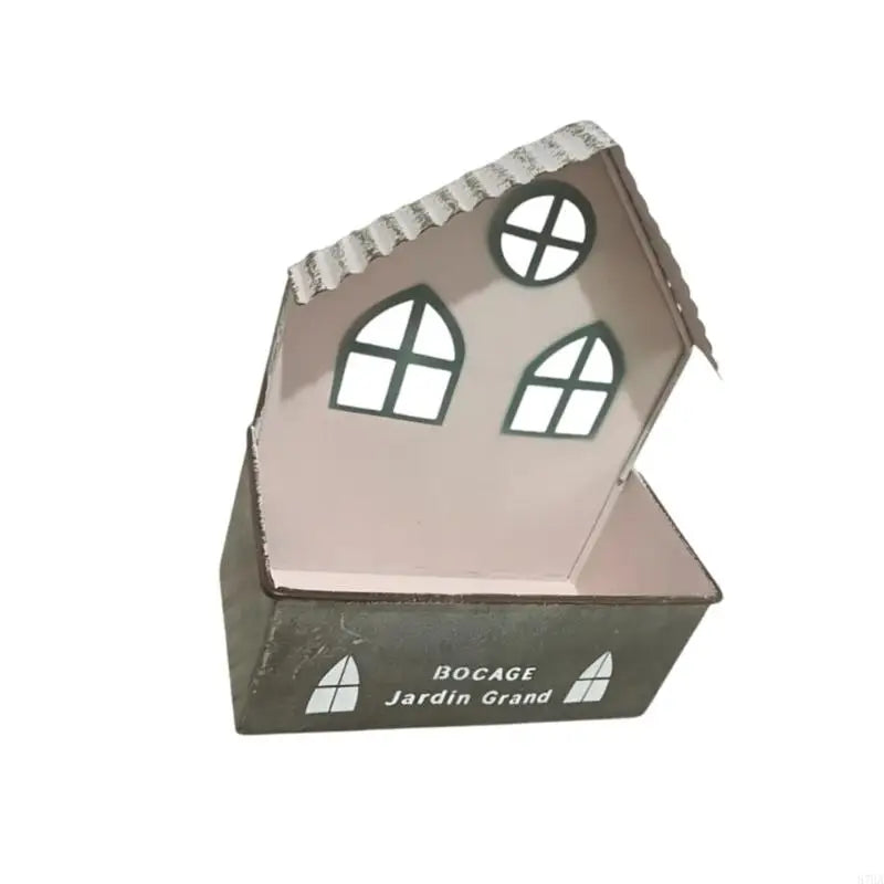 pots suspendus forme nichoir rose gris fleuri fenêtres croisillons bocage jardin decoration rustic