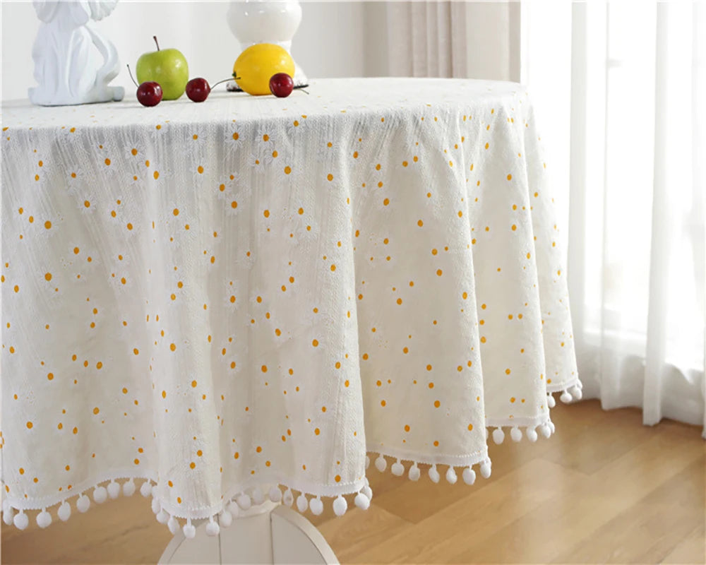nappe table blanche jaune ponpon table dexterieur decoration mariage festivite rustic