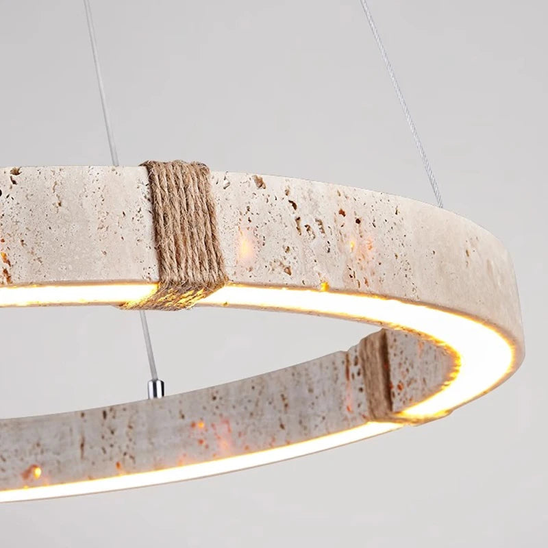 suspension lumineuse moderne fer blanc texture pierre minimaliste chaînes métalliques