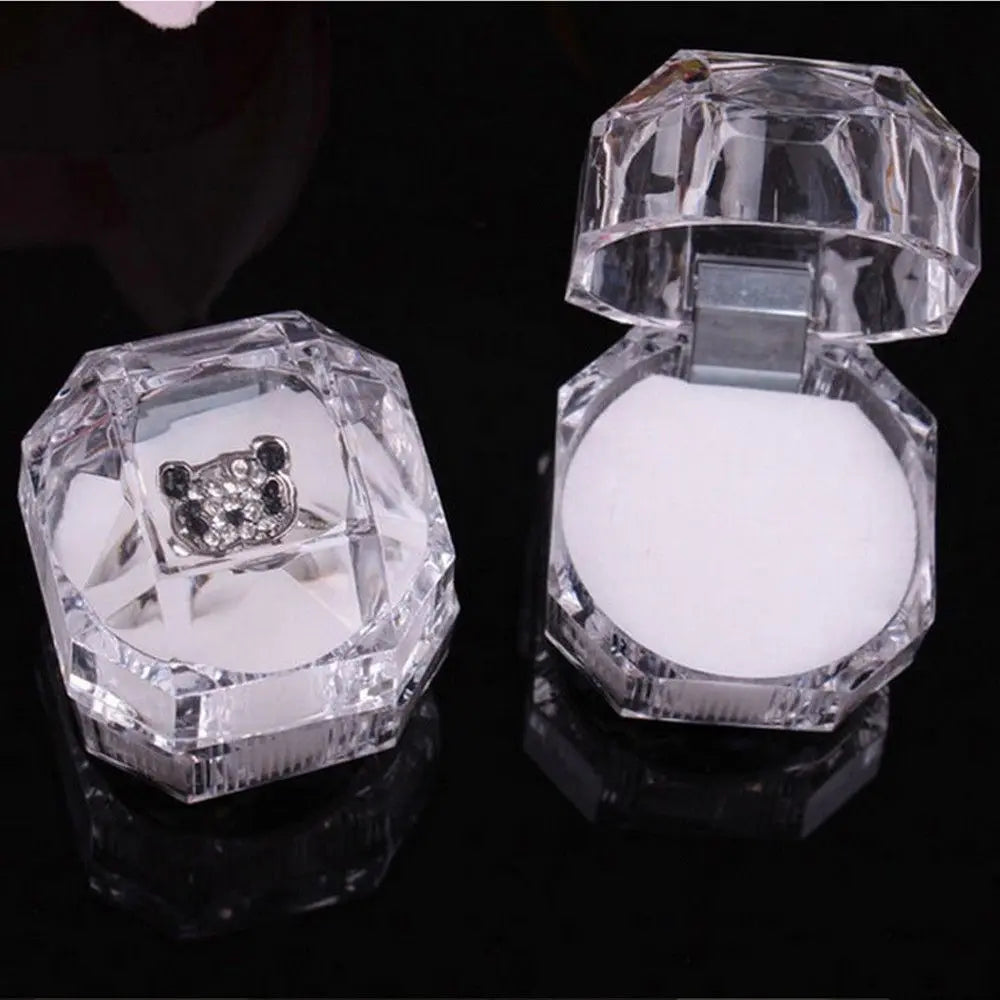 boîte bijoux transparente facettée moderne adhésif poudre blanche rouge noire élégante internes