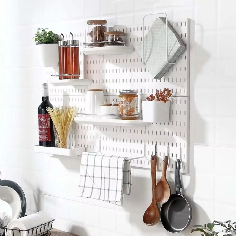 panneau rangement mural blanc perforé moderne adhésif multiple utilisations chambre cuisine