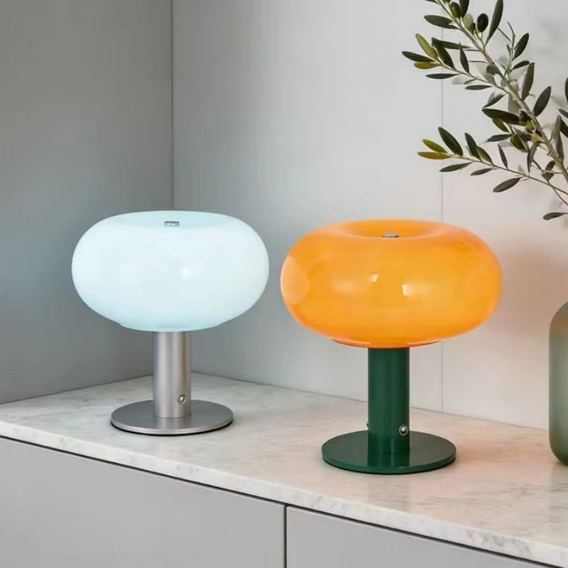 lampe table moderne rechargeable led orange rose bleu brillante base métallique sans fil