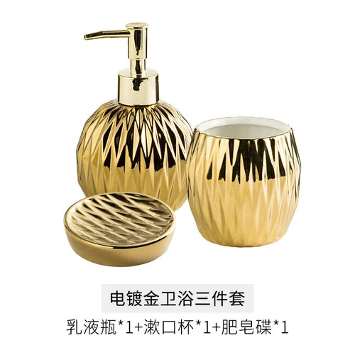 ensemble bain moderne or noir blanc distributeur savon tasse plateau élégant