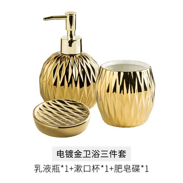 ensemble bain moderne or noir blanc distributeur savon tasse plateau élégant