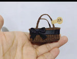 miniature panier osier rustique accessoires maison poupée décoration rangement paille naturel artisanal