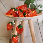 guirlande lumineuse fraises rouge vert 10 led 1.5m decoration festive echangement piles
