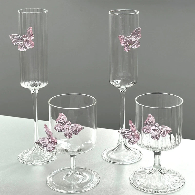 verres vin transparents rose papillons relief moderne élégants adhésifs festifs maison table