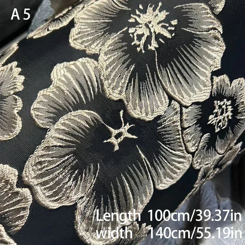 tissu jacquard brocart bleu clair fleurs dorées relief couture robe rideau coussin 100cm