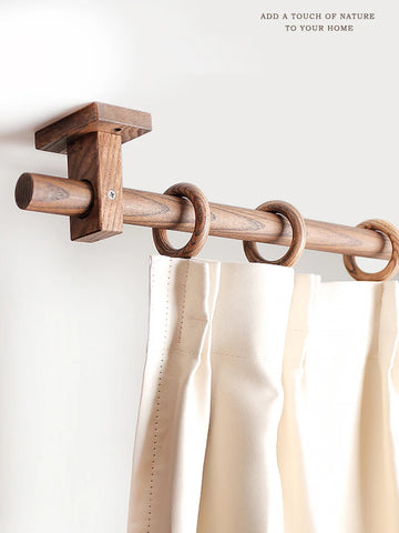 Tringle à rideau en bois avec anneaux blancs