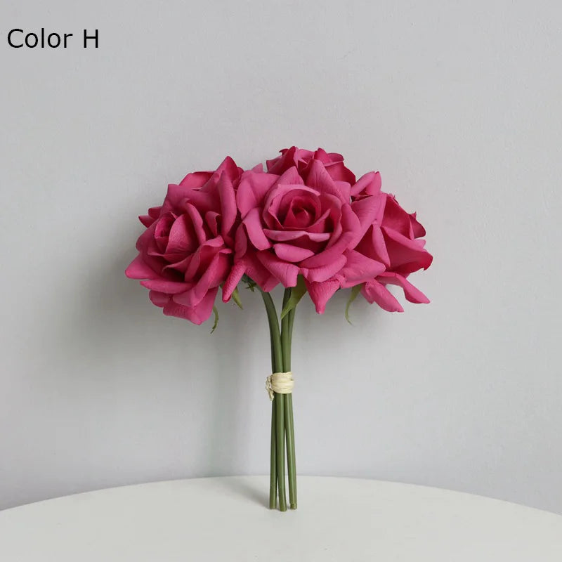 bouquet roses artificielles soie blanc rose pâle rouge décoration mariage intérieur élégant fixations ruban