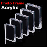 Cadre photo transparent acrylique magnétique sur mur blanc