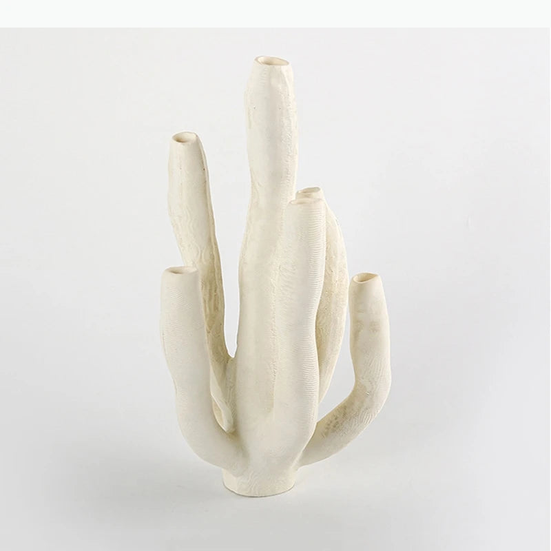sculpture décorative abstraite organique blanche texturée rainures verticales moderne ornement chambre