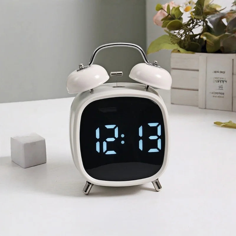 réveil numérique double cloche horloge led moderne anti perturbation blanc pieds snooze alarme réglable